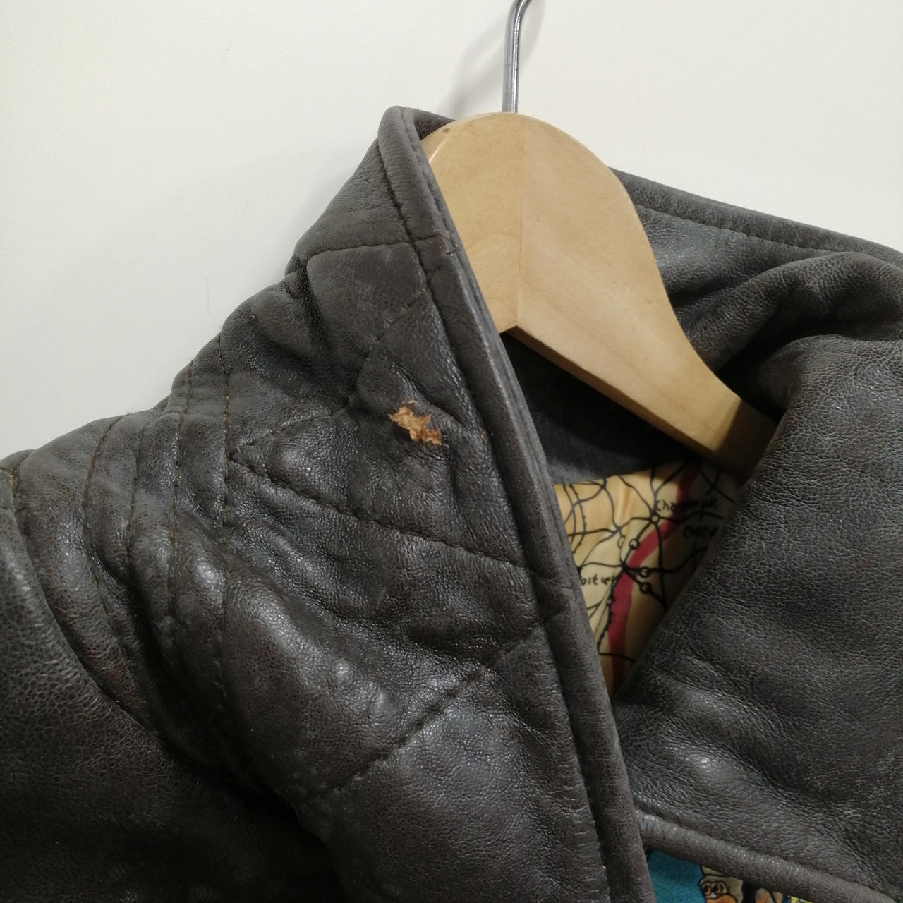 襟元ボタン欠損1