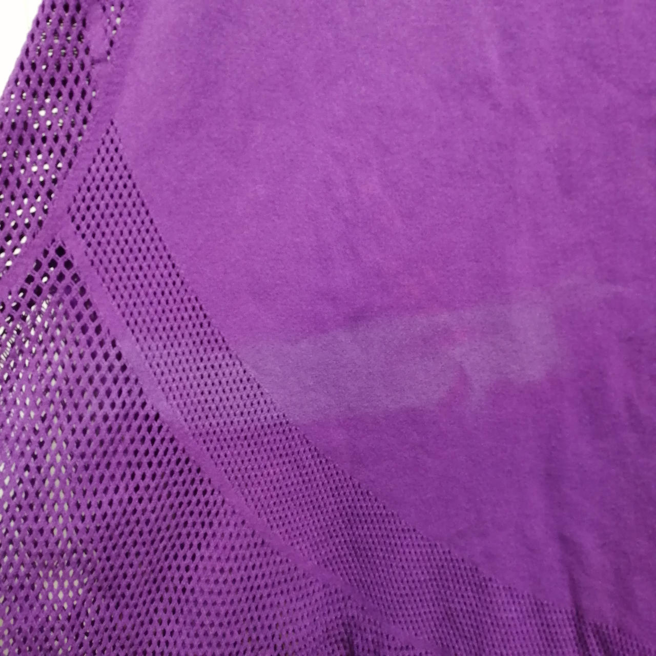 背面裾部分大きく変色あり