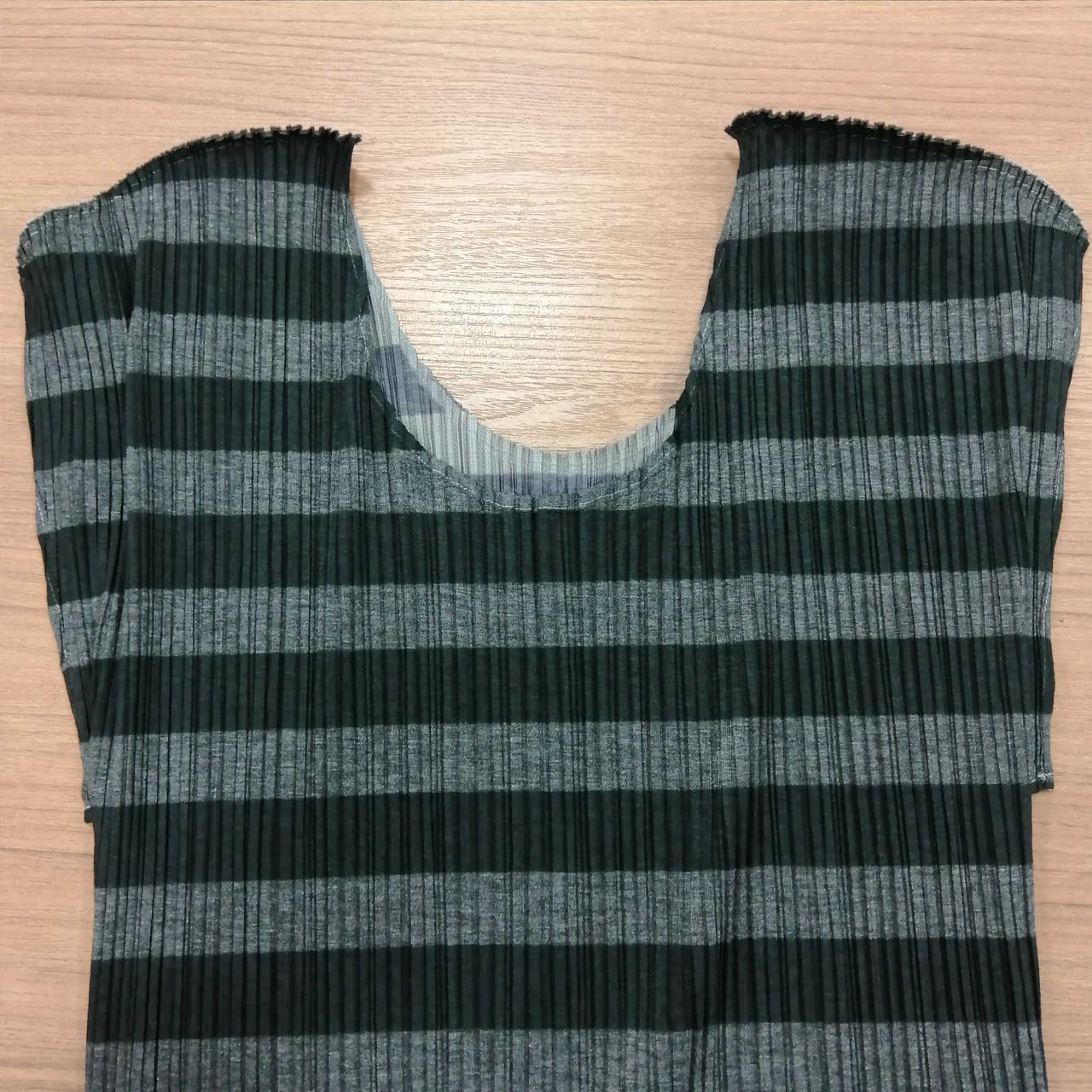 PLEATS PLEASE|ノースリーブカットソー|HARDOFFオフモール