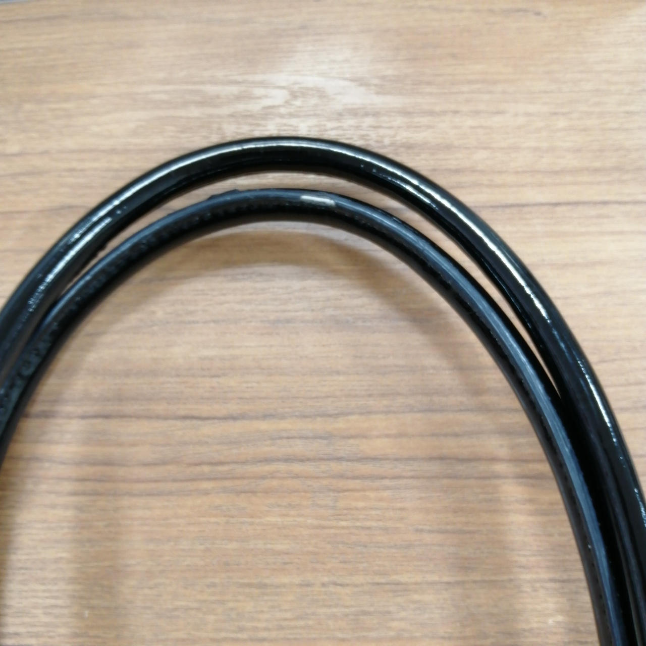 持ち手に剥がれがございます。