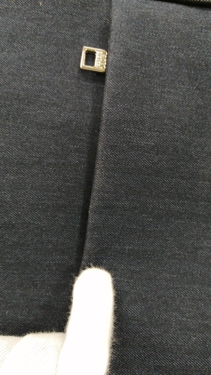 前面ファスナー部分色褪せあり