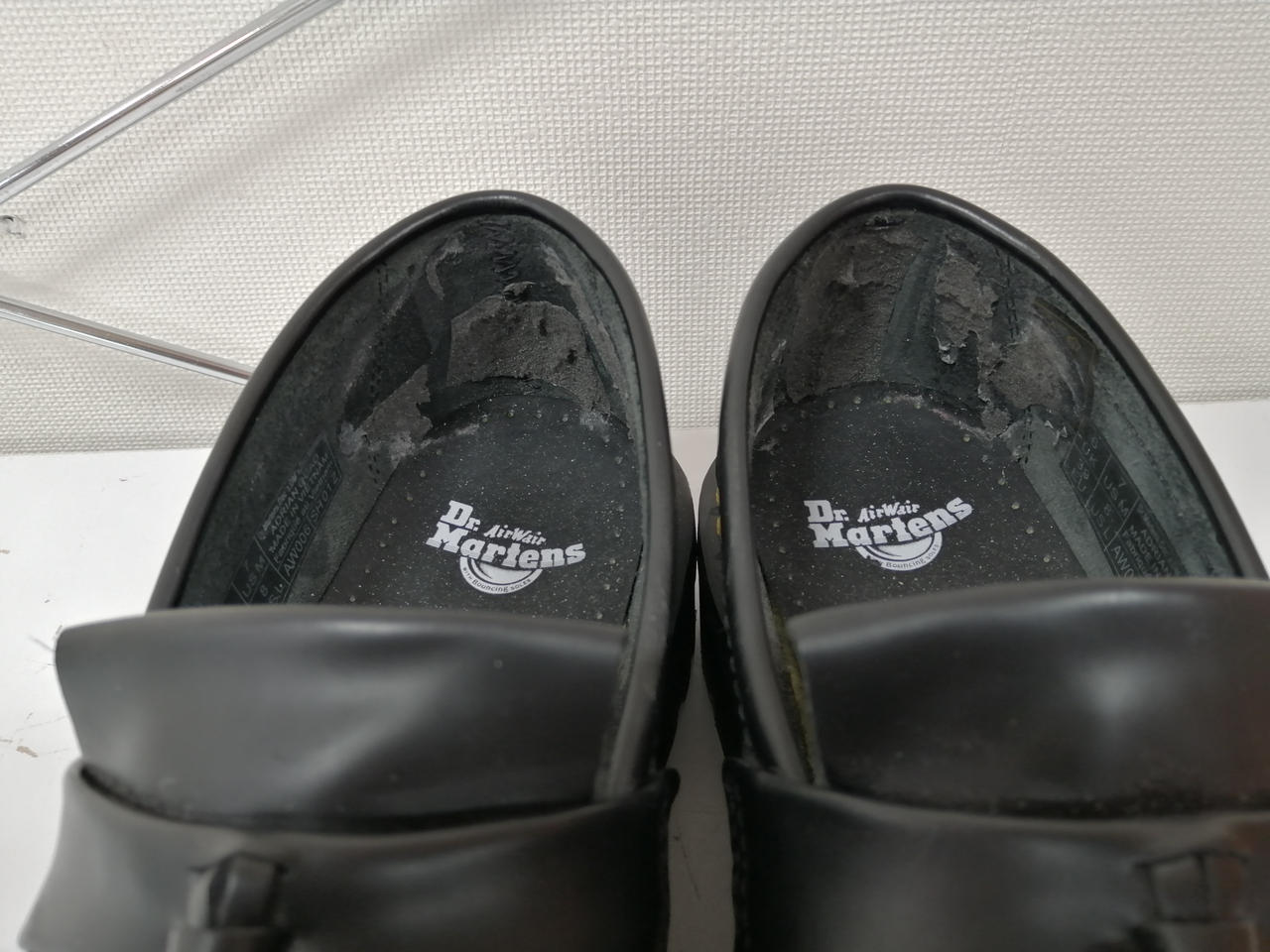 かかと内側に剥がれがございます