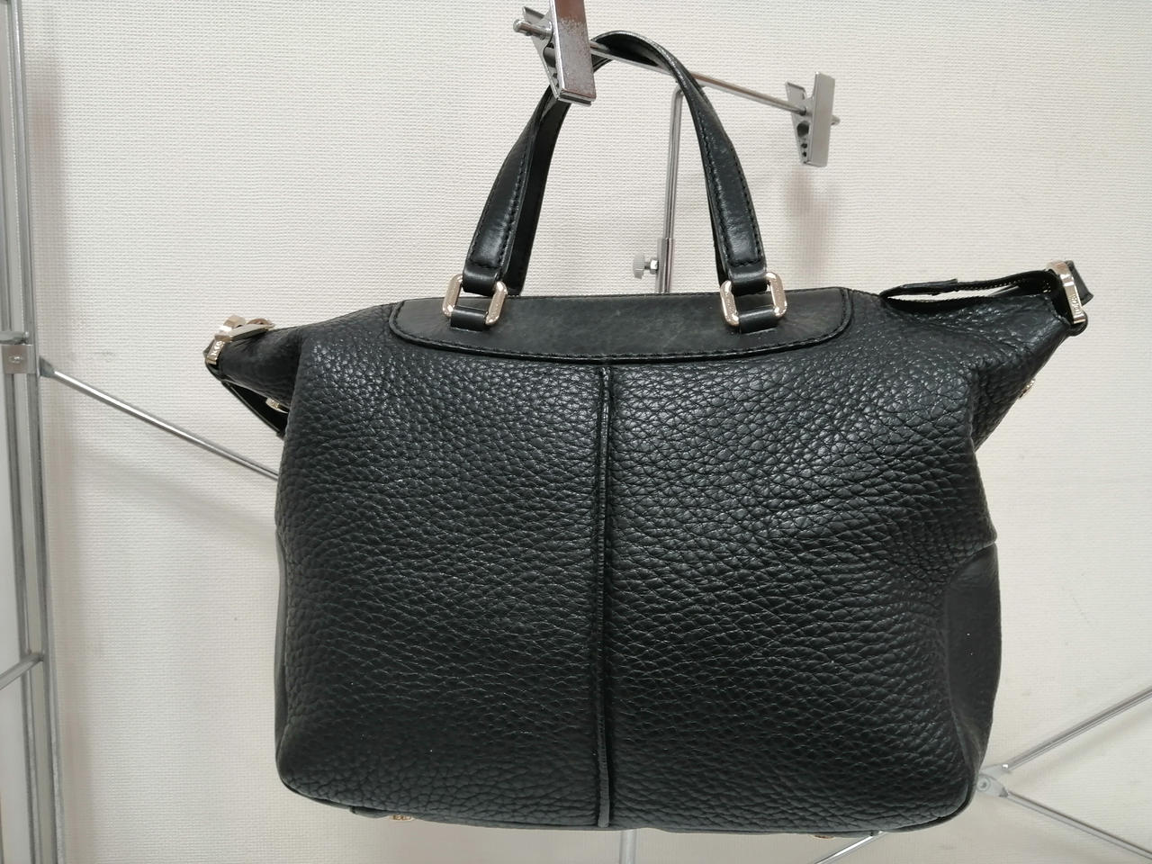 小さい傷がございます