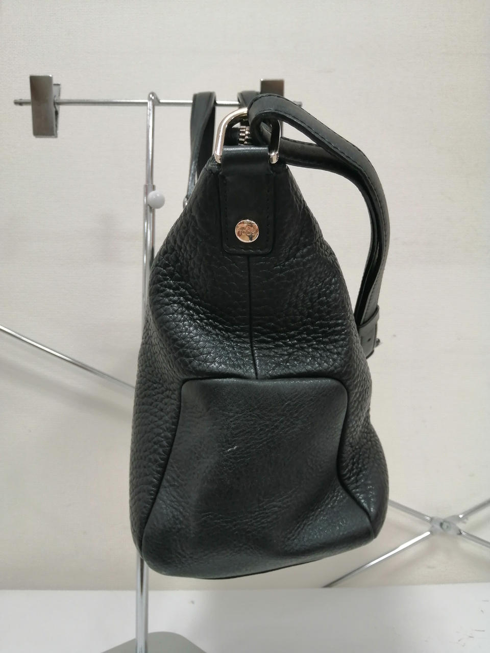 小さい傷がございます