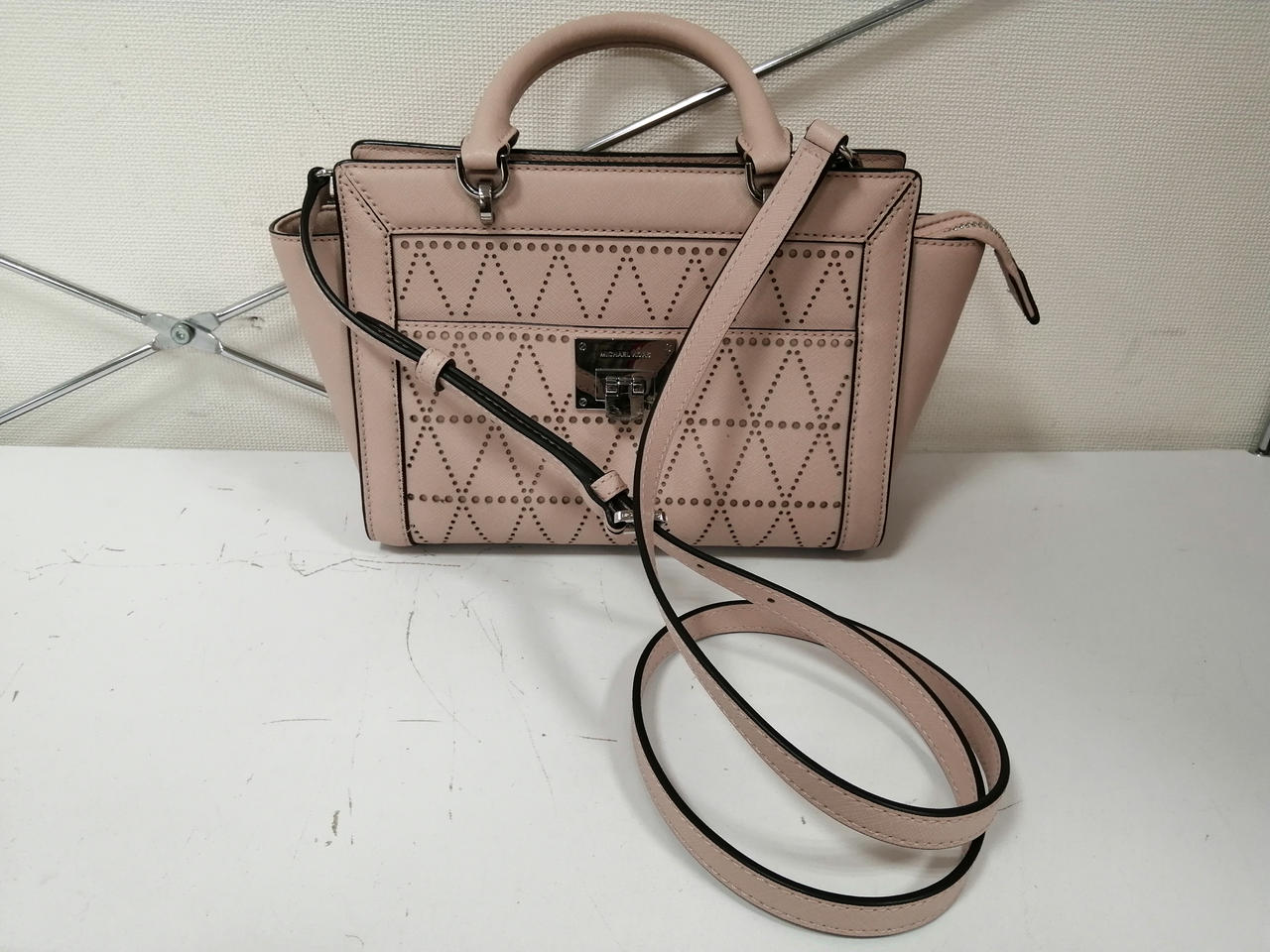 ショルダー紐付属