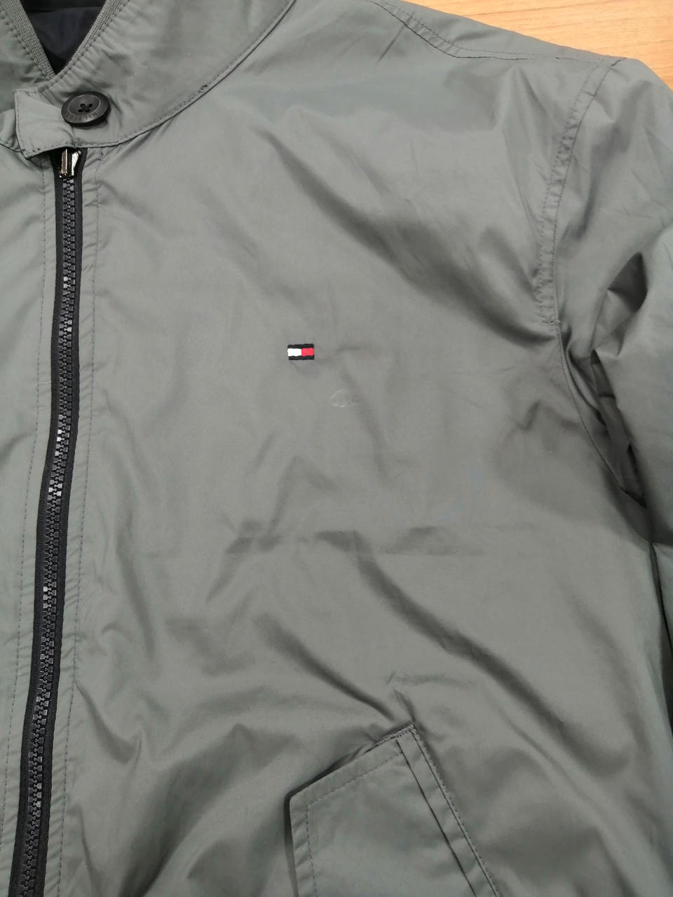 胸元にお汚れがあります