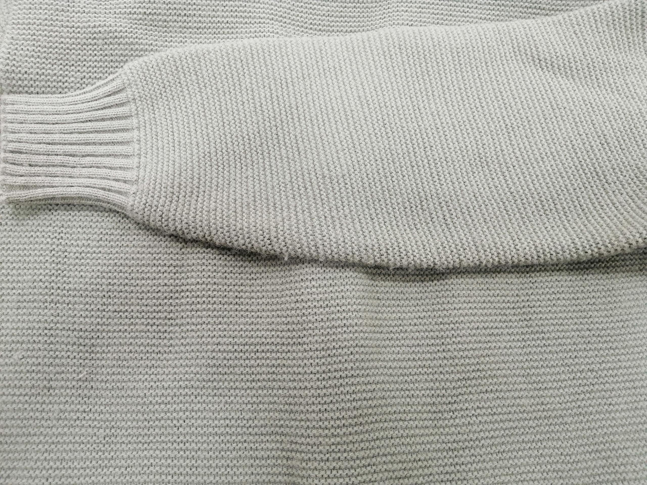 袖等に多少の毛玉があります