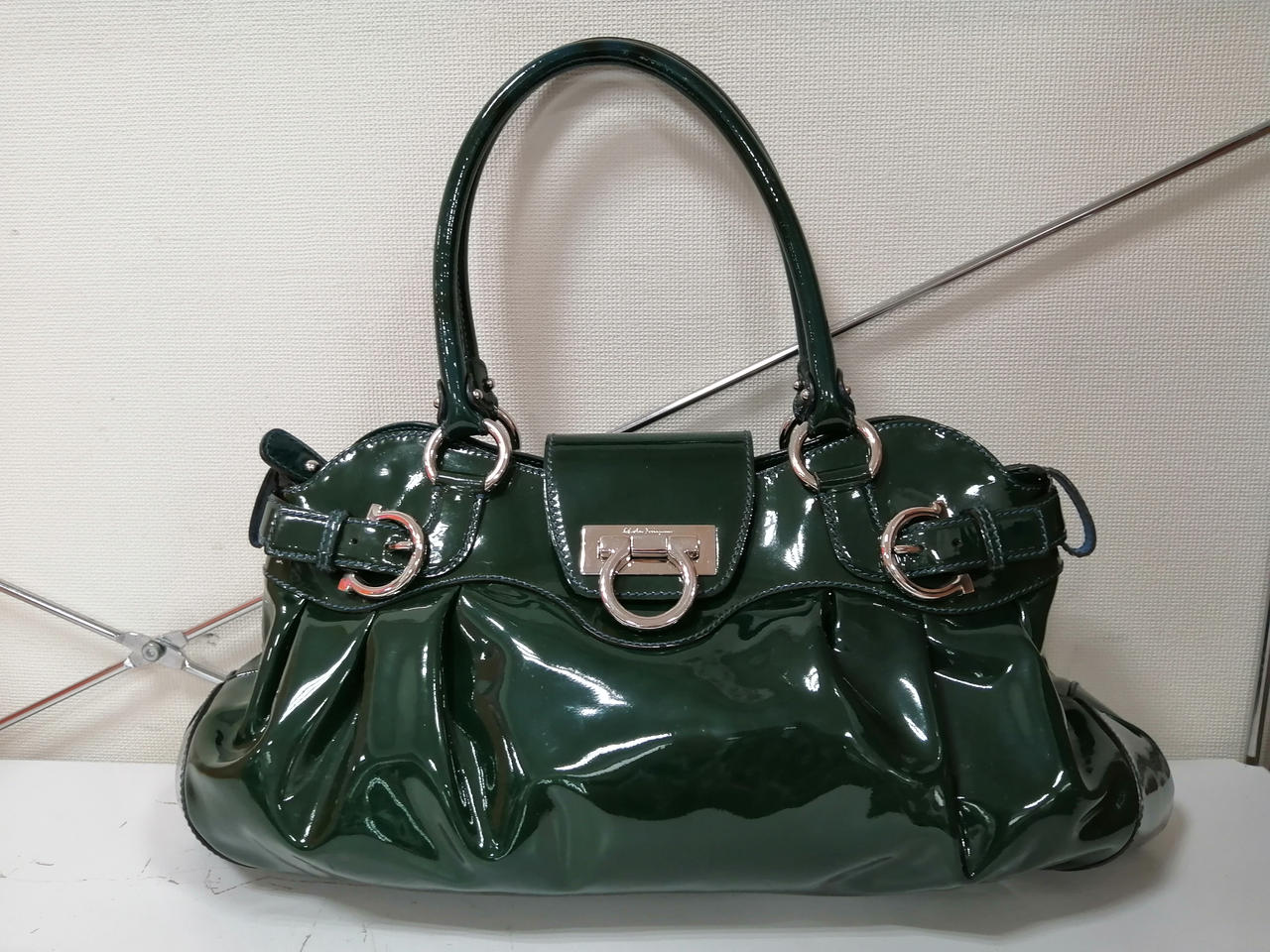 全体的に水はね様の汚れがあります