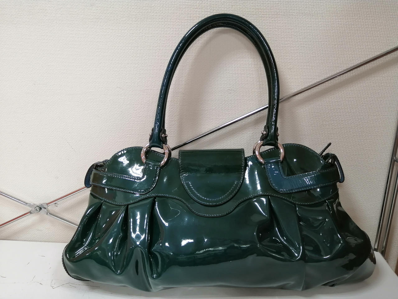 持ち手付近に色褪せがございます