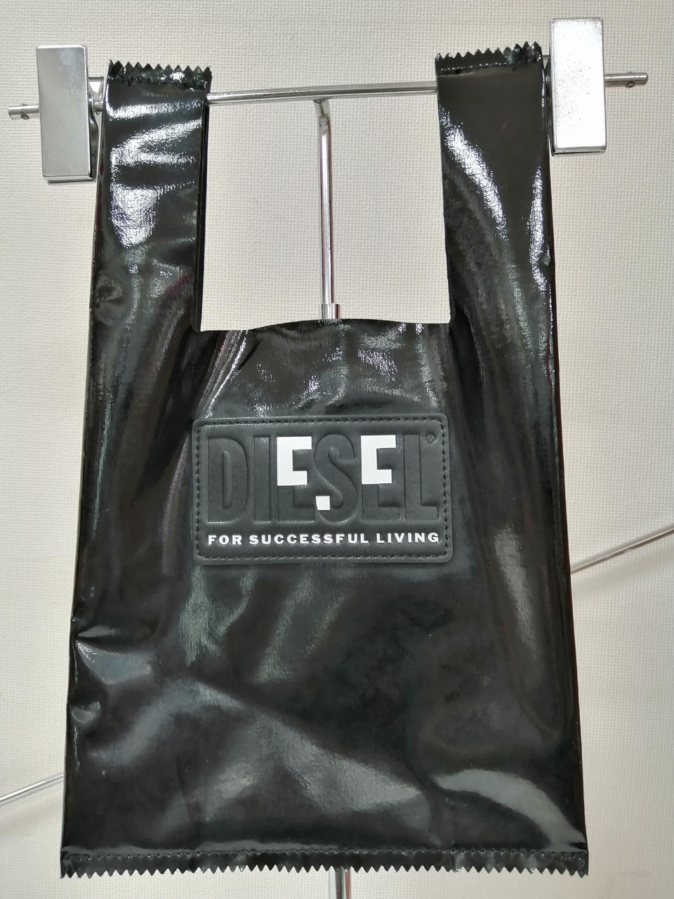 表面に傷があります