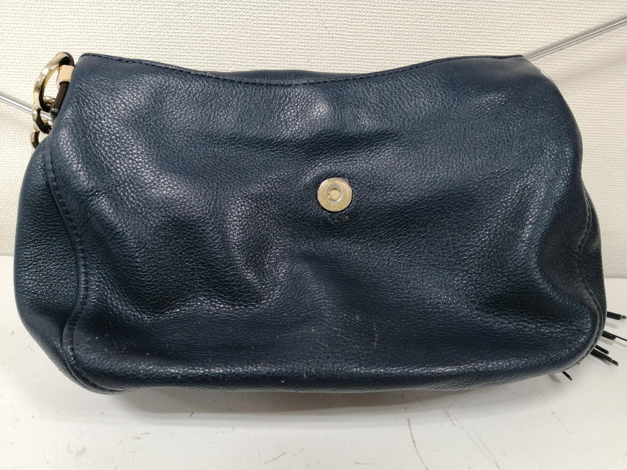 表面に多少の傷があります