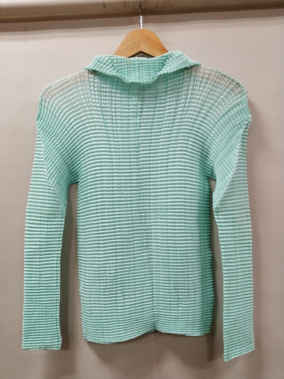 PLEATS PLEASE ISSEY MIYAKE ボトルネック　シャツ ISSEY MIYAKE PLEATS(T)|ボトルネックプリーツシャツ|HARDOFF