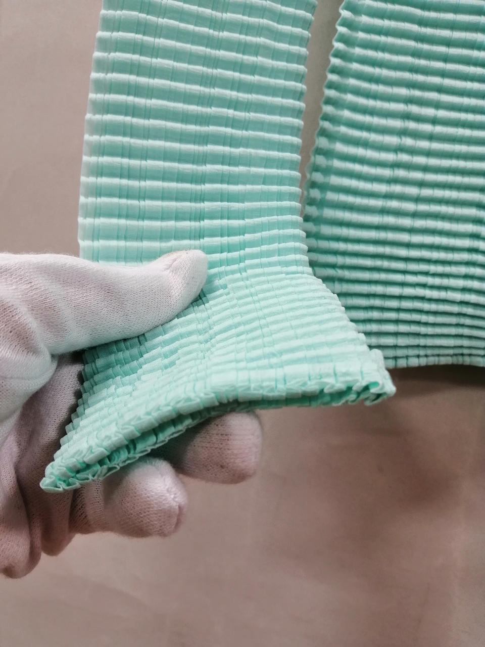 ISSEY MIYAKE PLEATS(T)|ボトルネックプリーツシャツ|HARDOFF