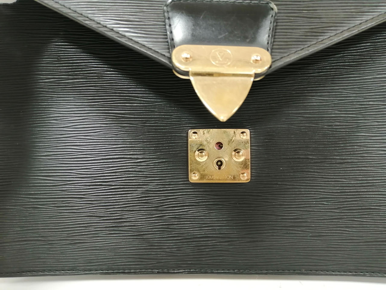 金属部分に汚れがあります