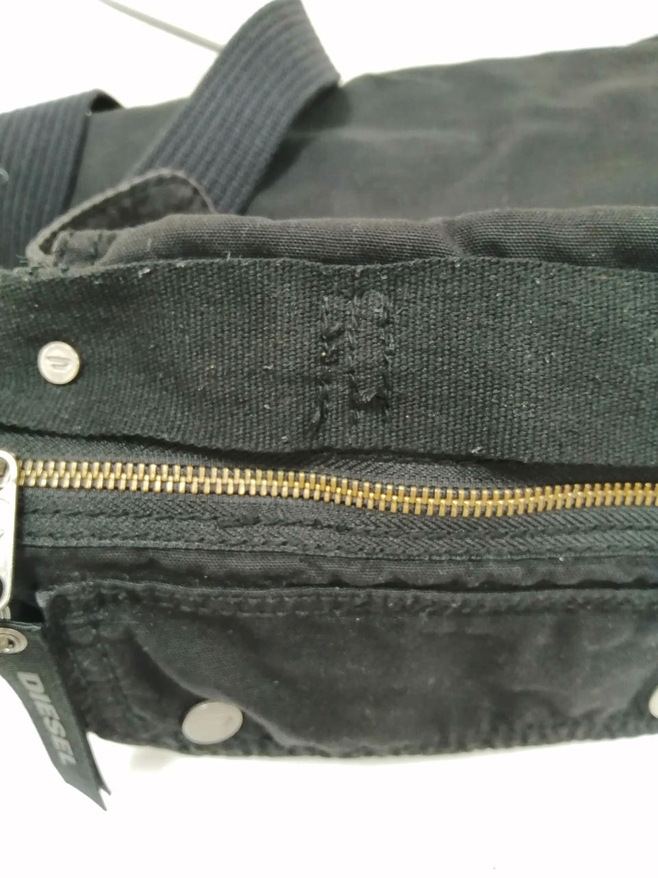 ほつれがございます