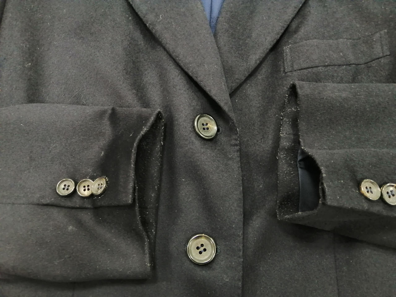 袖口等に毛玉がございます