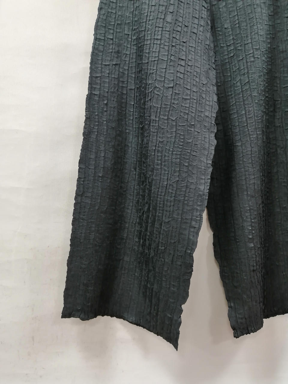 イッセイミヤケ(ISSEY MIYAKE)|デザインパンツ|HARDOFFオフ