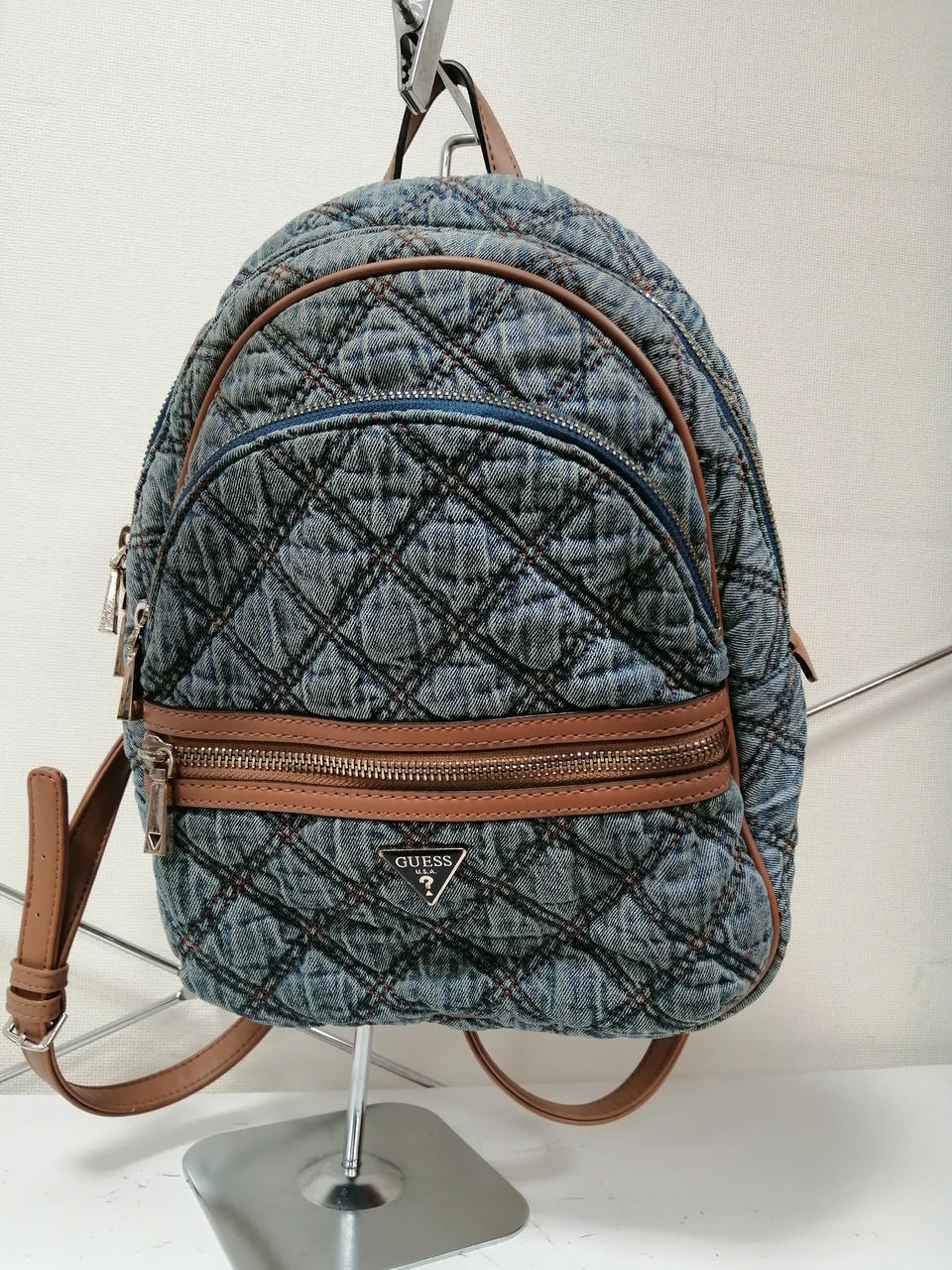 GUESS デニムキルティングバックパック ゲス(GUESS)|デニムキルティングリュック|HARDOFFオフモール