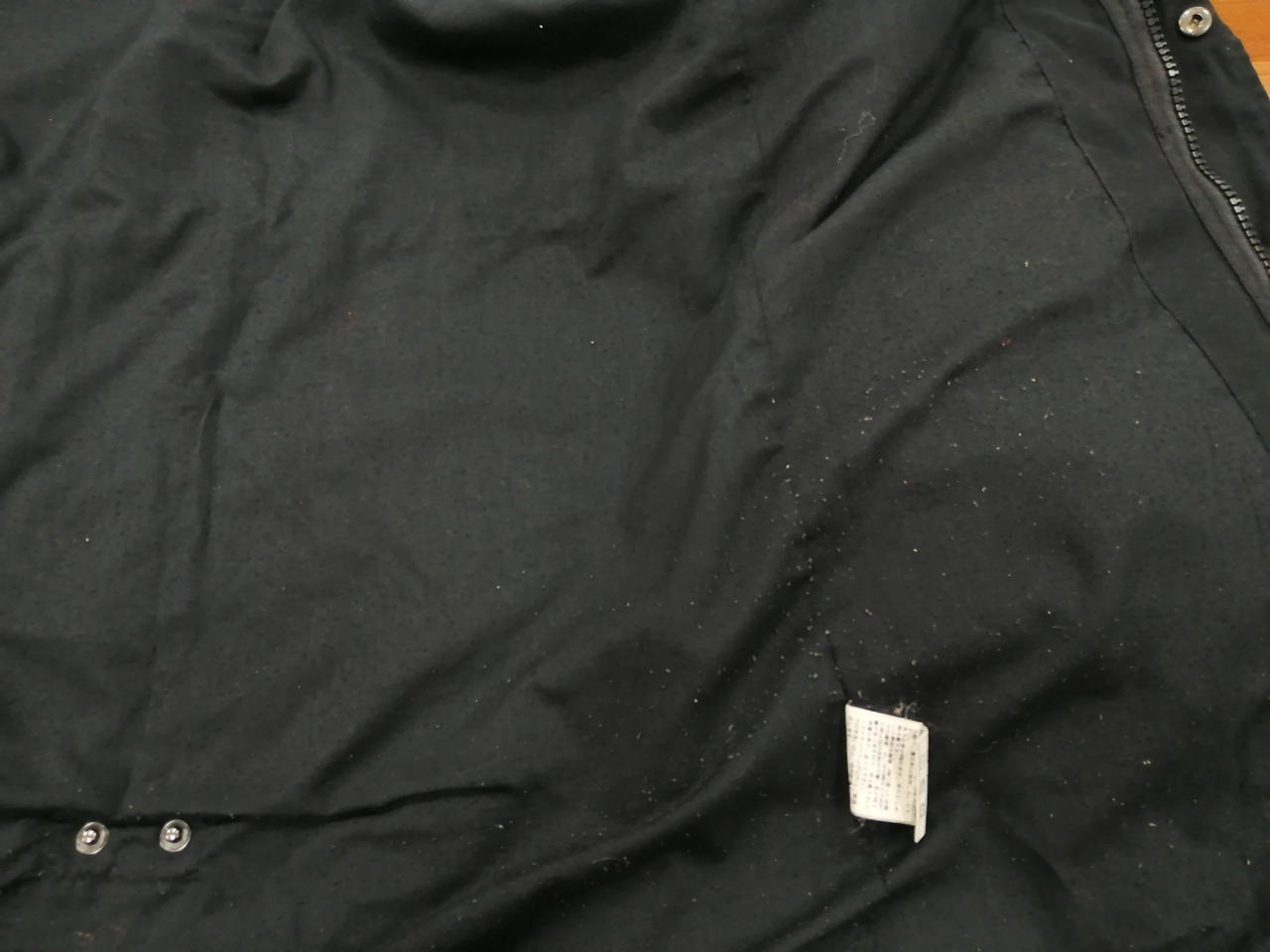 裏地に毛玉がございます