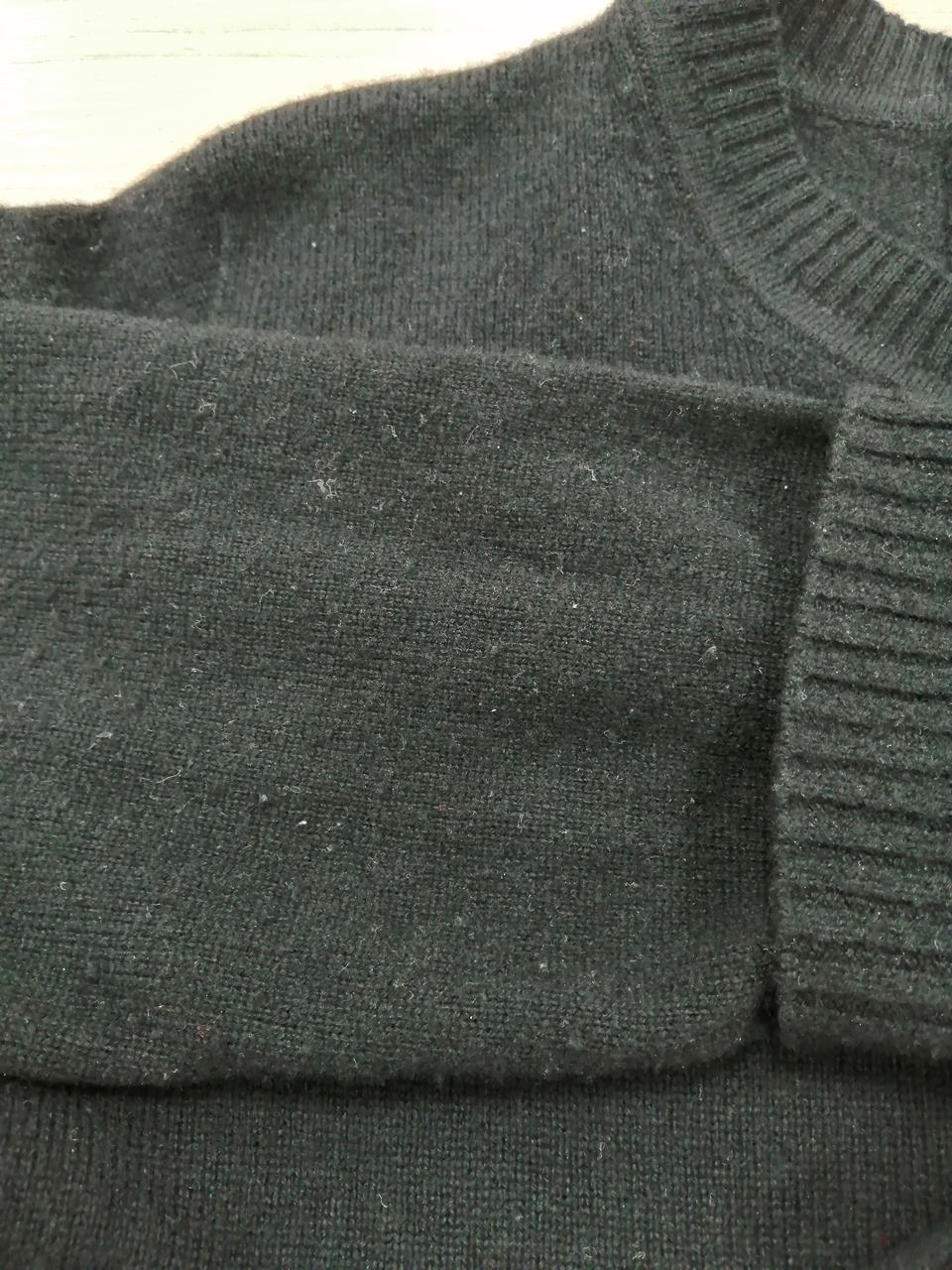 全体的に毛玉、毛羽立ち
がございます