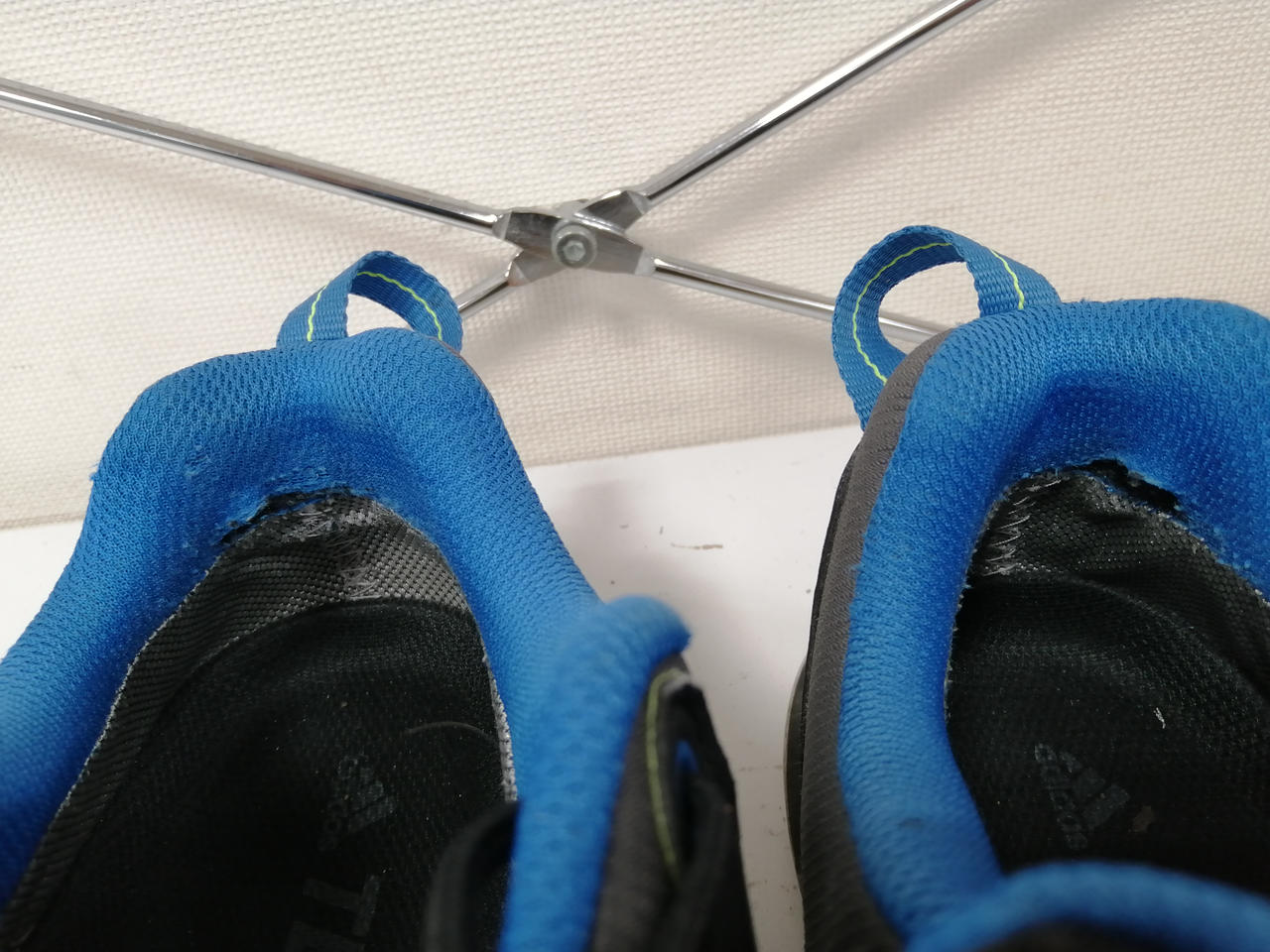 かかと部分ホツレあり。要確認