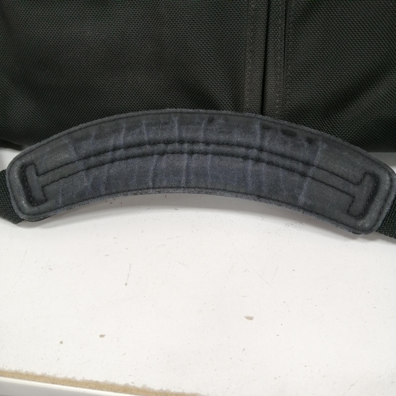 ショルダー紐に劣化がございます