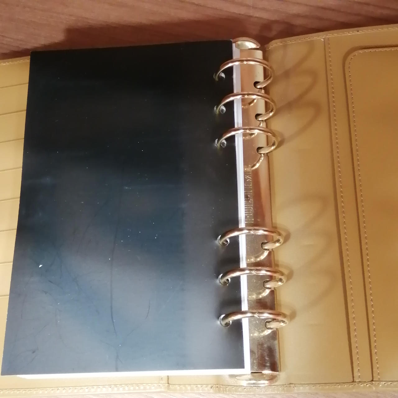金属部分にくすみ、ページの色褪せ等あり