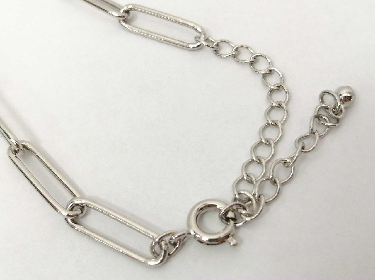 チェーンには刻印なし