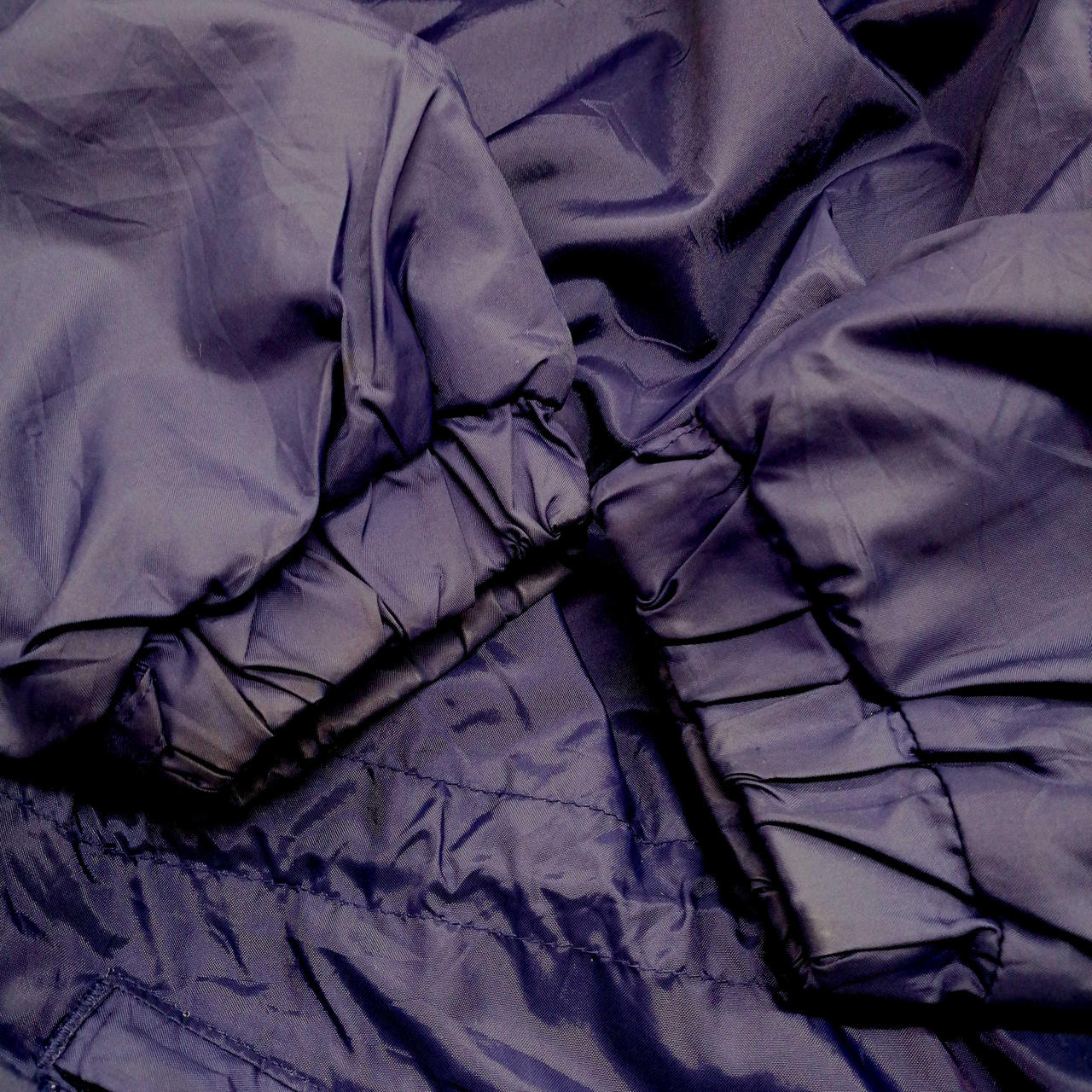 袖口黒ズミあり