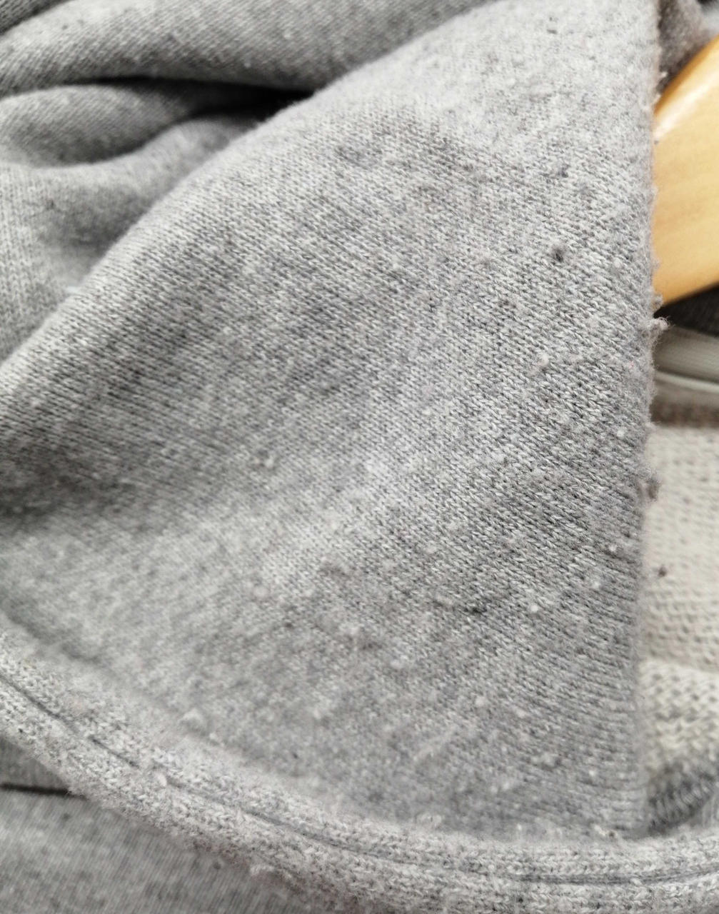 毛玉多数あり
