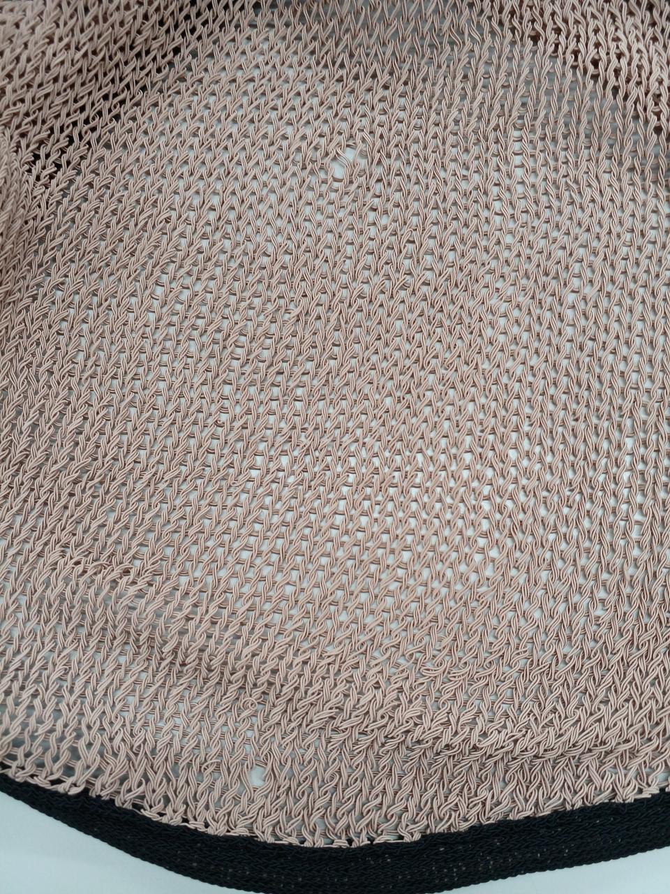 前身ごろ、穴拡がり