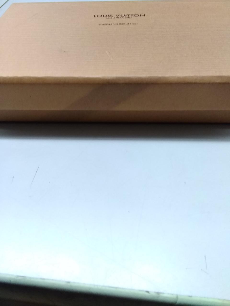 箱変色
