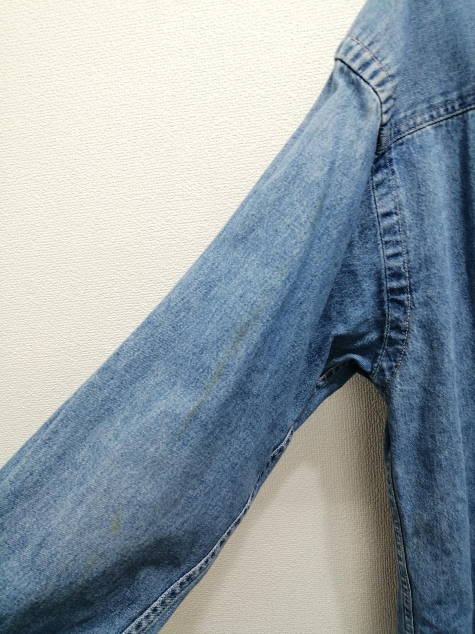 左袖汚れあり