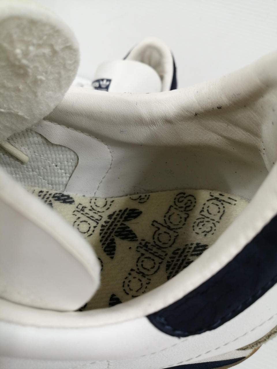 内側ベタつきあり