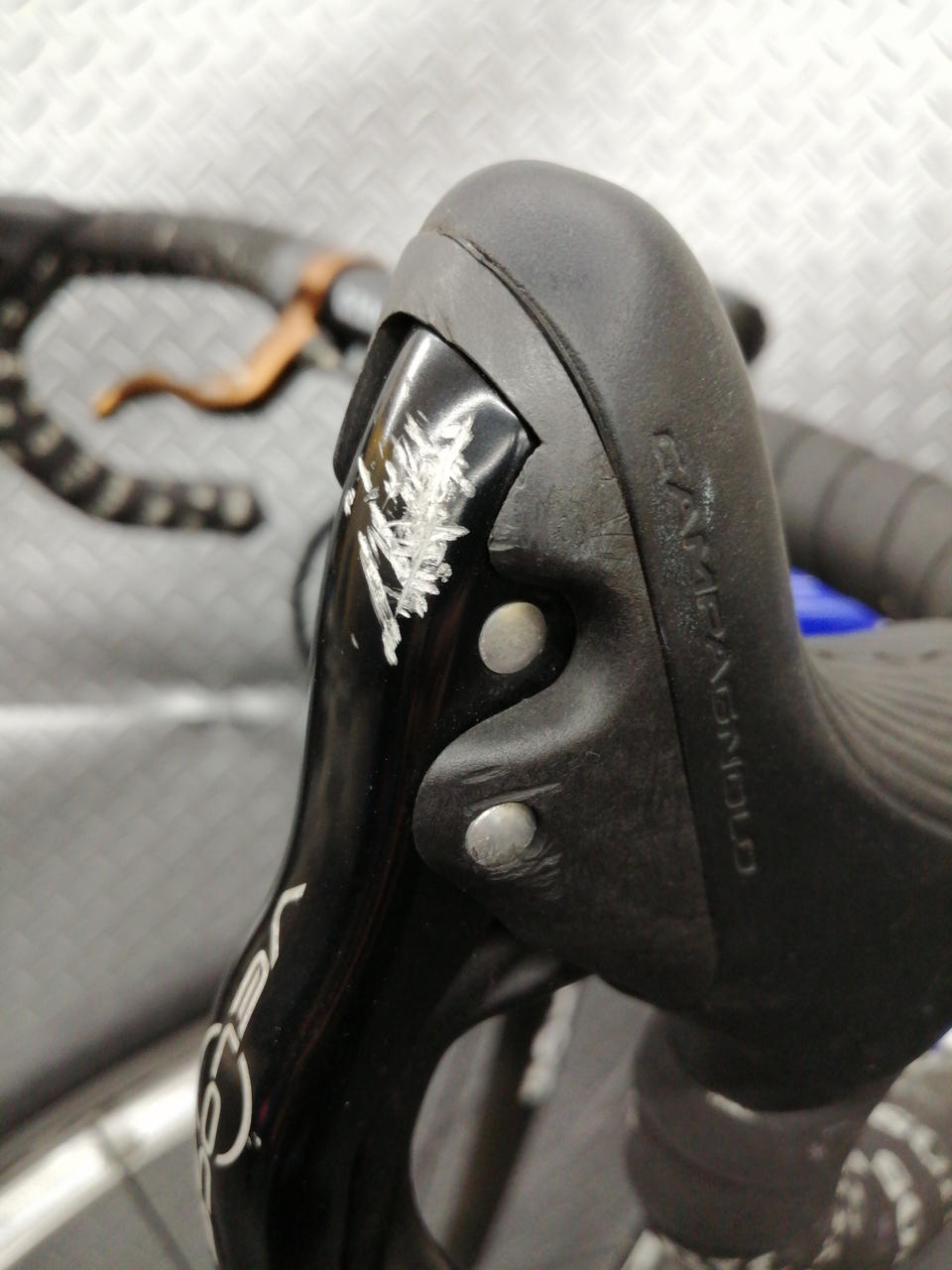 シフターにガリ傷あり