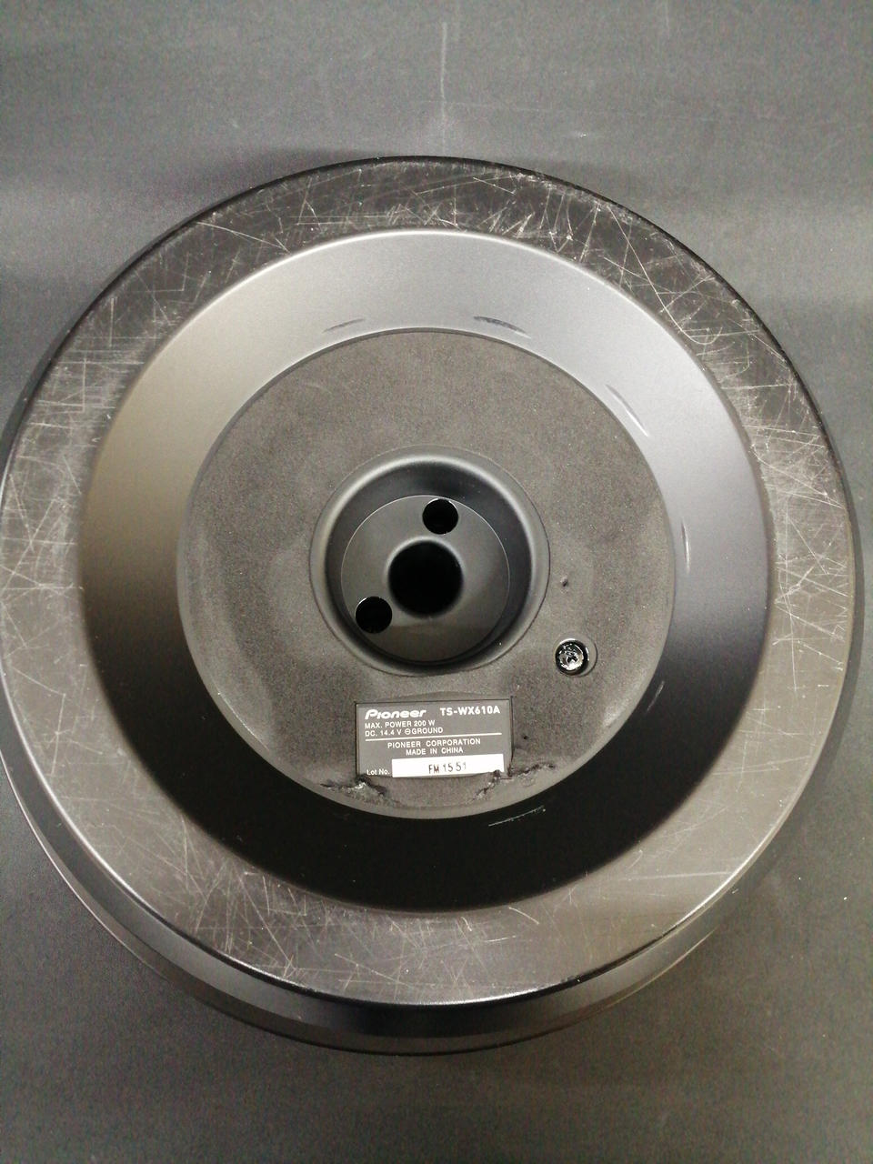 背面傷多数です。