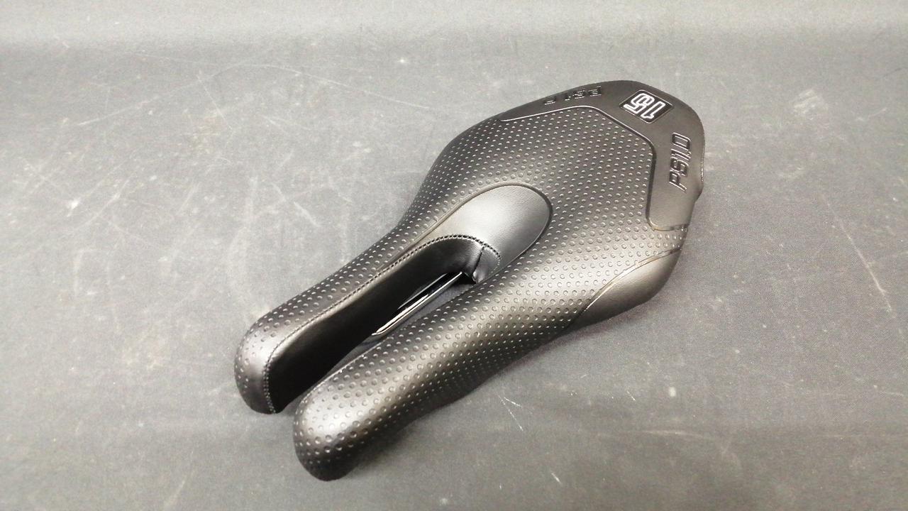ISM P.L1.1　サドル 40モデル 黒穴あきデザイン Amazon | （アイエスエム/ISM)（自転車用サドル）PN1.1 ブラック