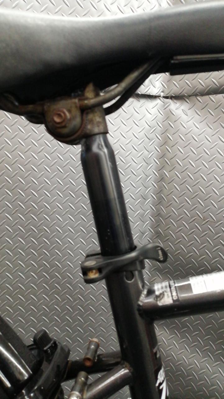 シートポストがサビ等で固着しておりす