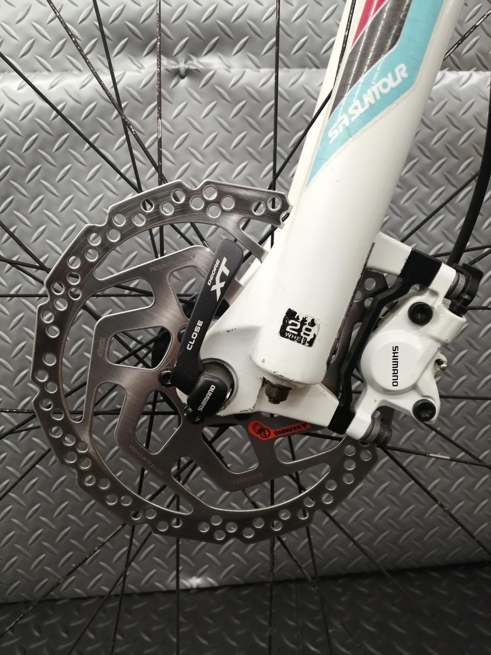 前後180mmローターに換装されてます