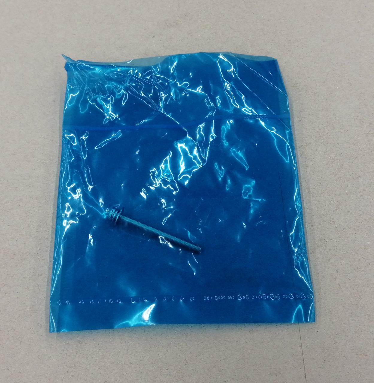 ファンカバー固定ネジ