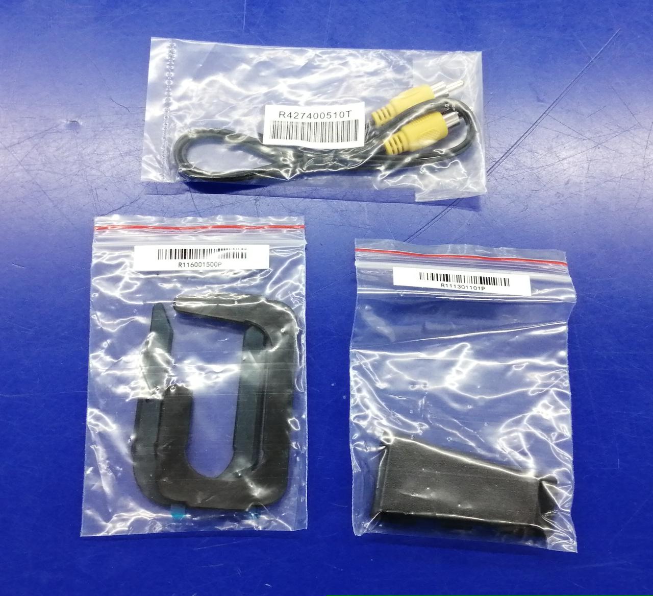 RCAケーブル、スペーサ、ネジカバー