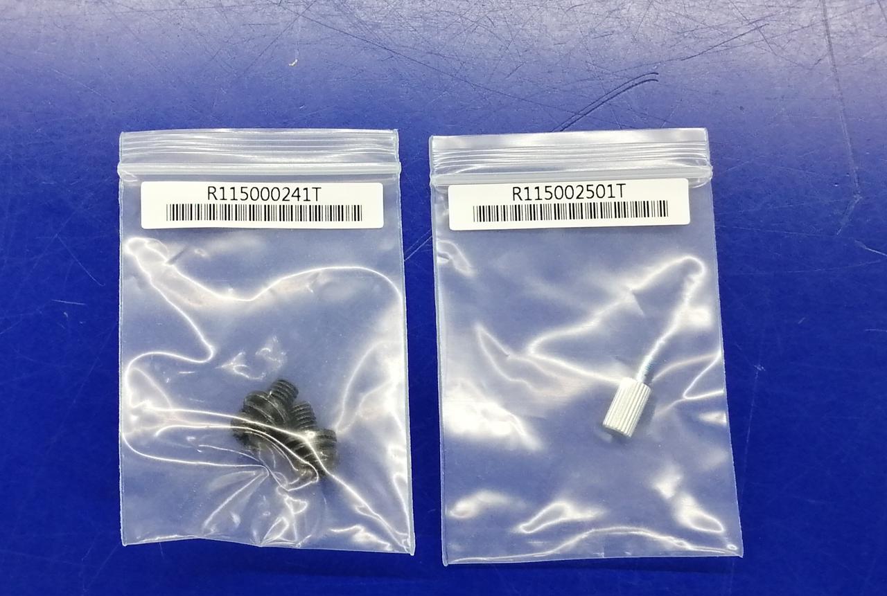 取付ネジ、コードクランプネジ