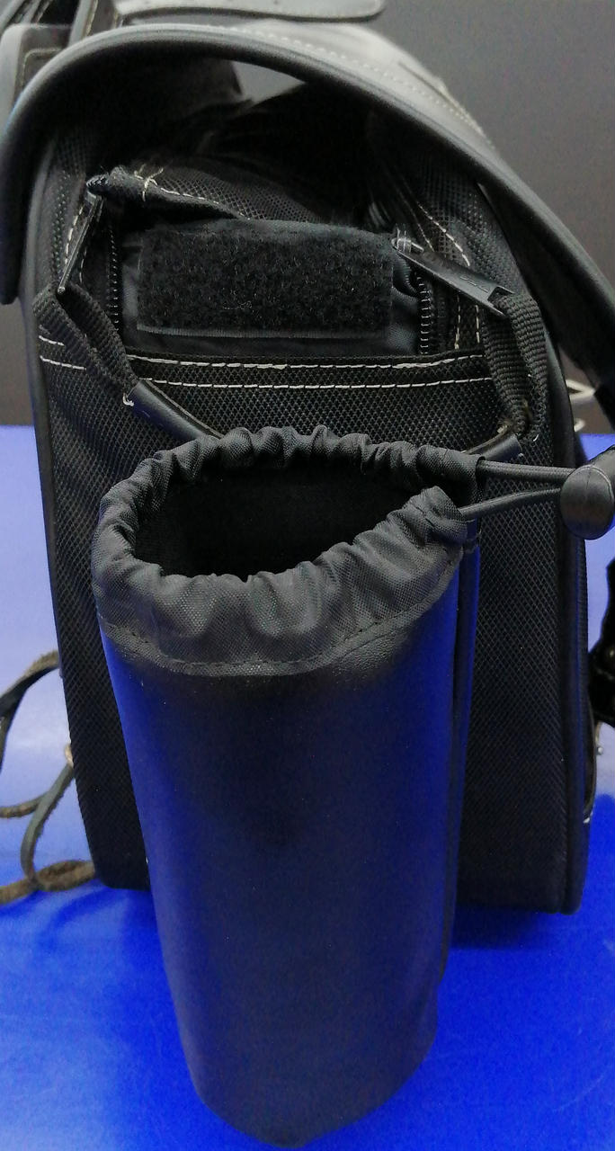 ※ボトルホルダー付き。キズ･汚れあり。