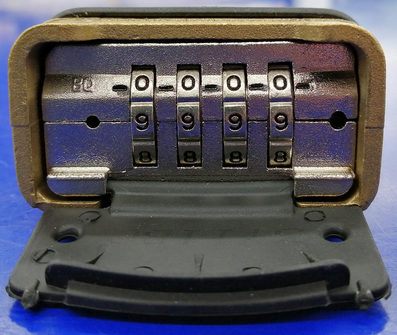 番号｢0000｣で解錠