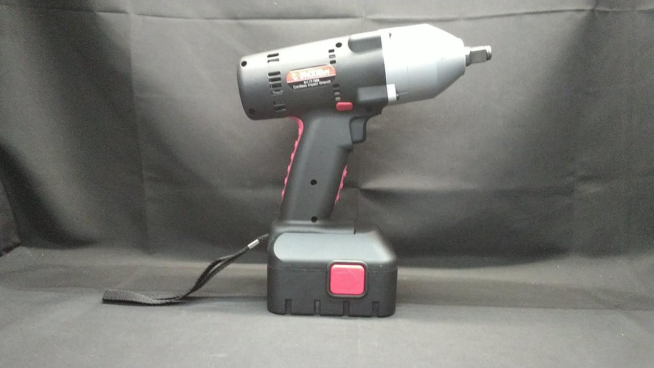 少々擦れ、汚れあり