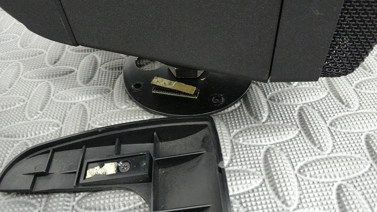 全てのスピーカー粘着取れている箇所あり