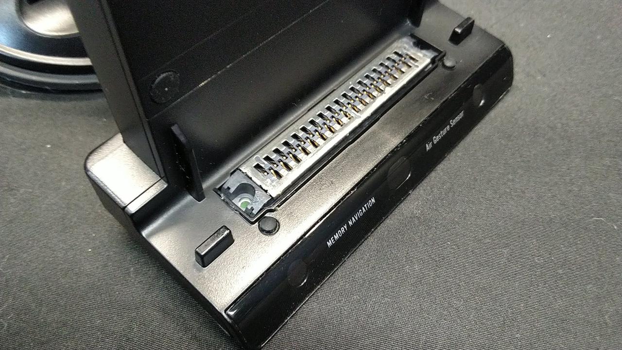 粘着跡があります