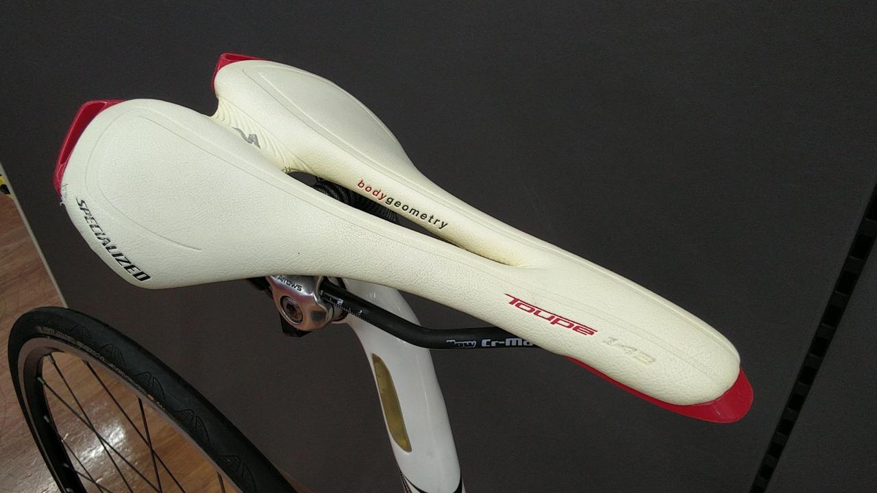 変色、劣化しています