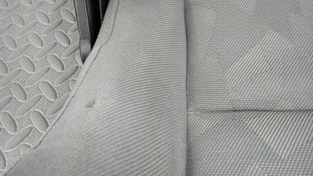 サポートの修復あり、焦げ跡あります