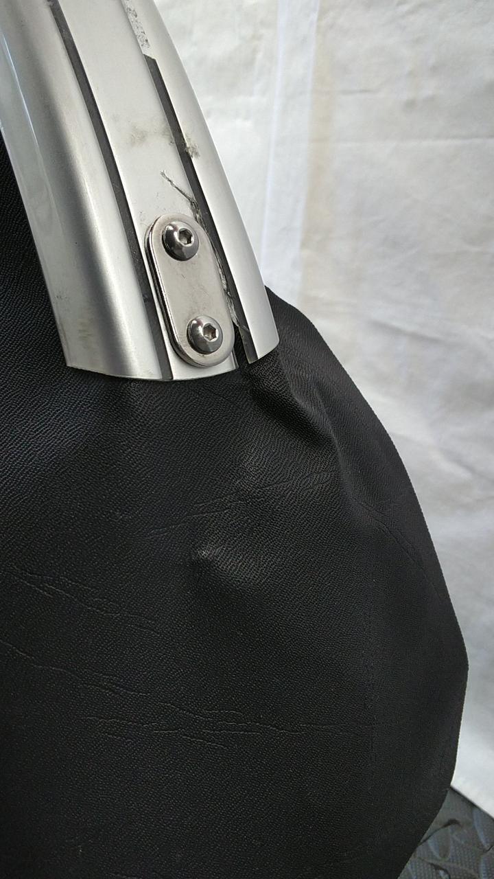 割れている箇所あります